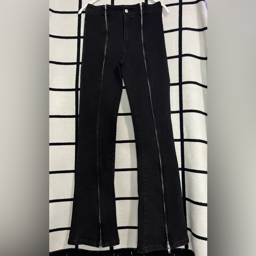 Forever21 Full Leg Front Zipper Black Jean
